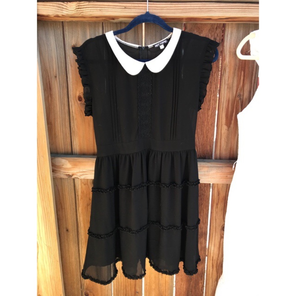 Hot topic chiffon Peter Pan collar dress